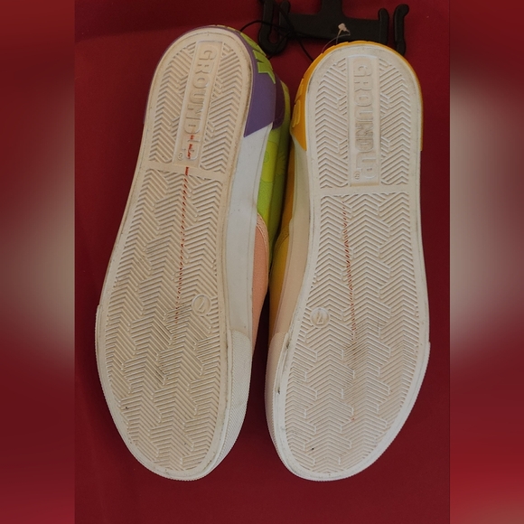 SpongeBob SquarePants Kids Sneakers - Yellow and Pink - Picture 2 of 2